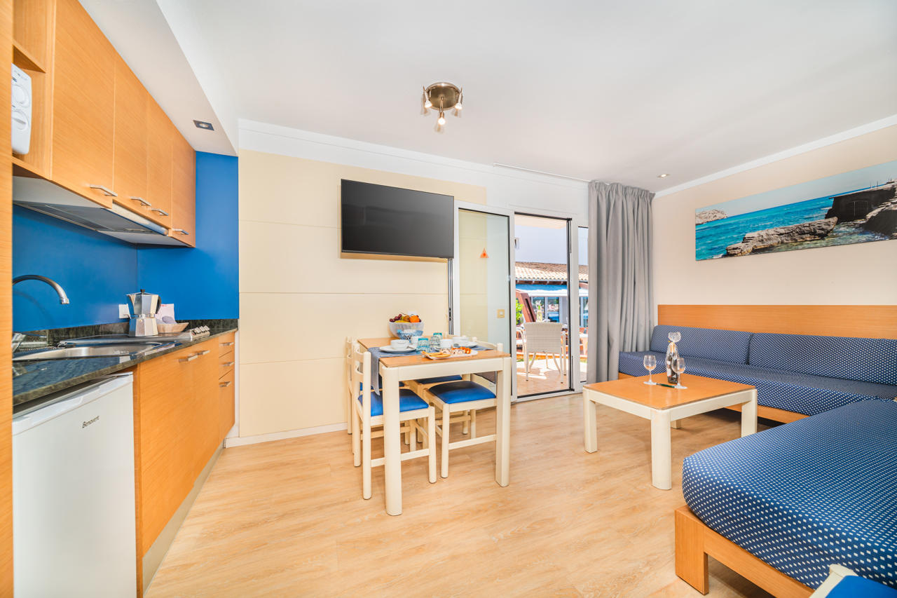 Aparthotel Flora 43/63