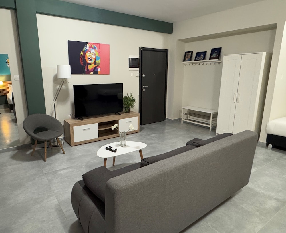 Connect Suites 31/48