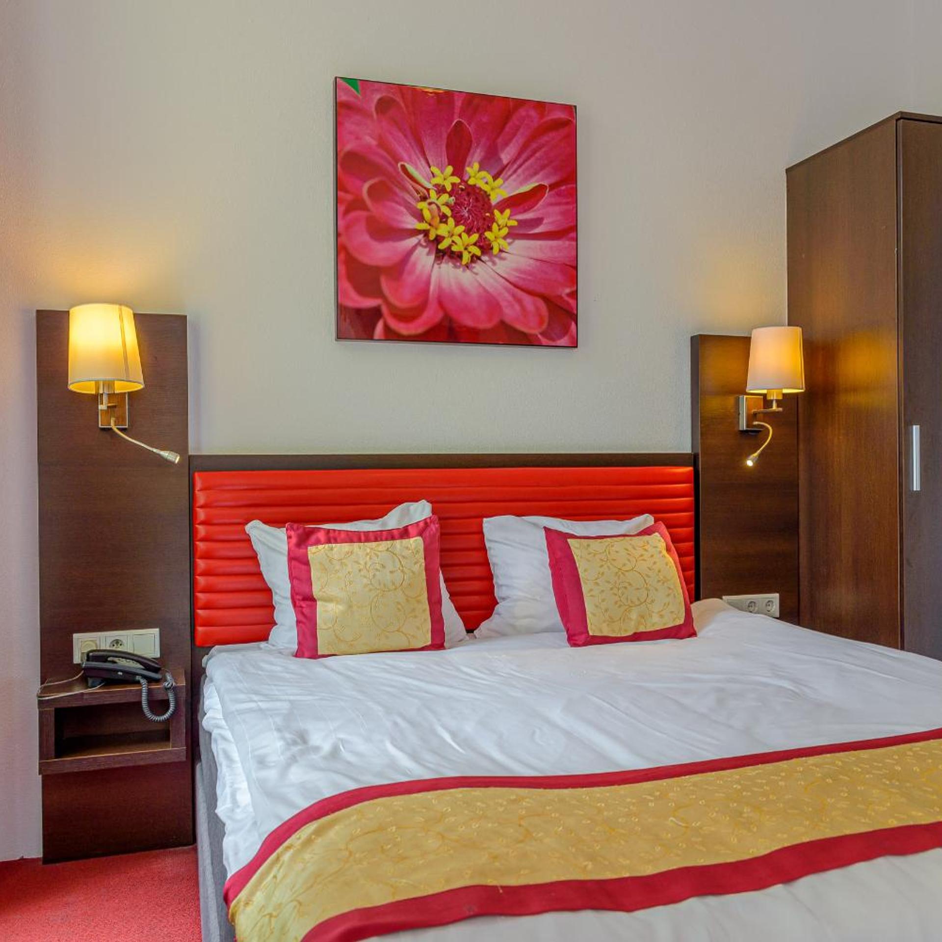 Room, Double Bed, Balcony, Hotel Allure 9/10