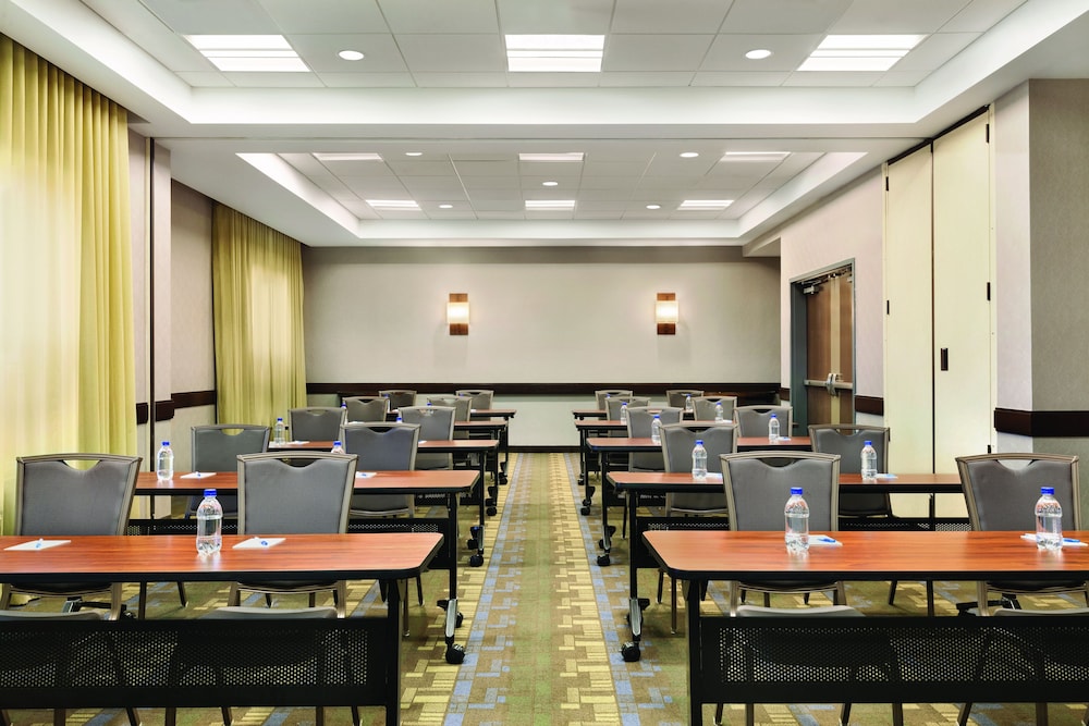 Hyatt House Denver Airport 45/49