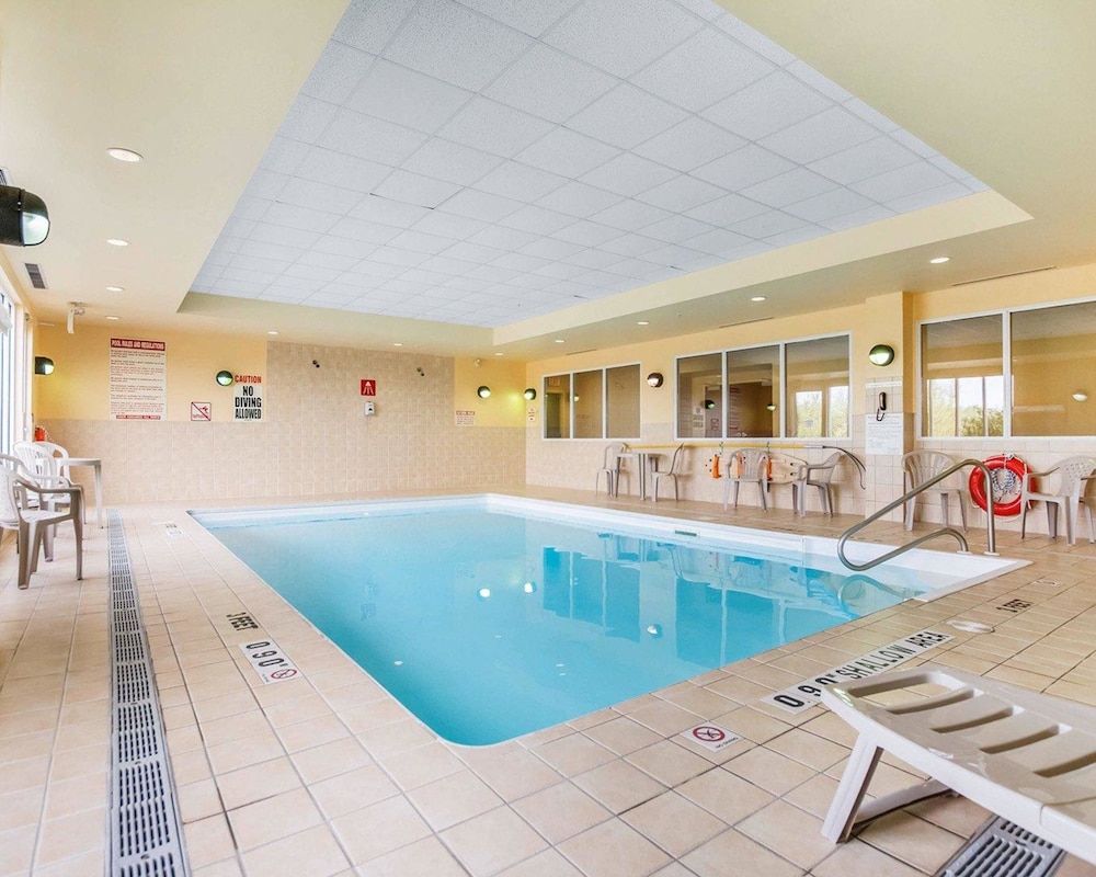 Comfort Inn Sturgeon Falls 19/40