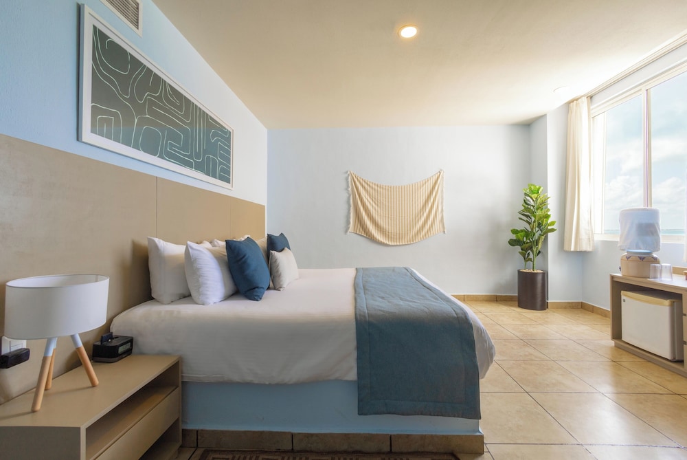 Ixchel Beach Hotel 16/50