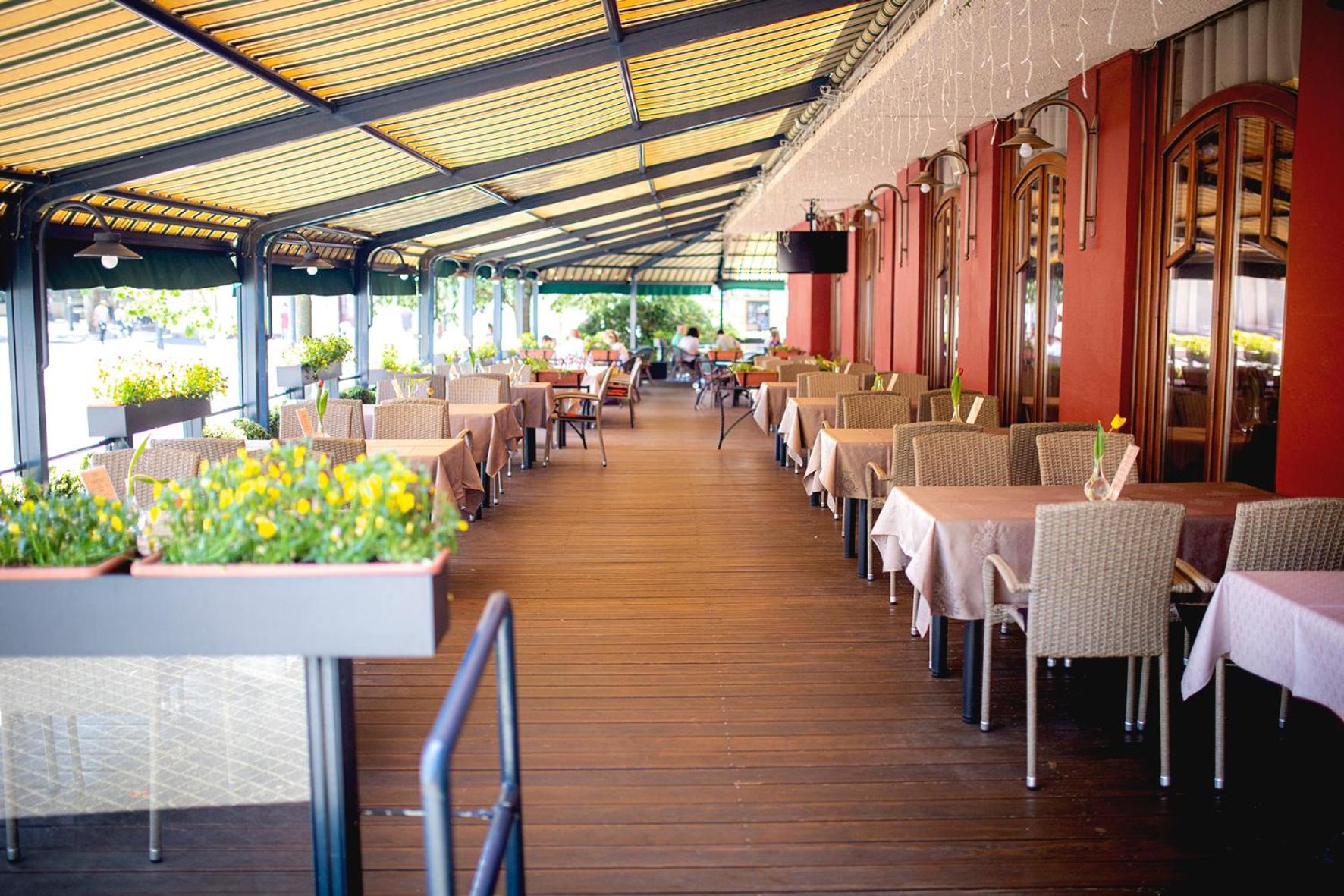 Hotel Kapos 36/50