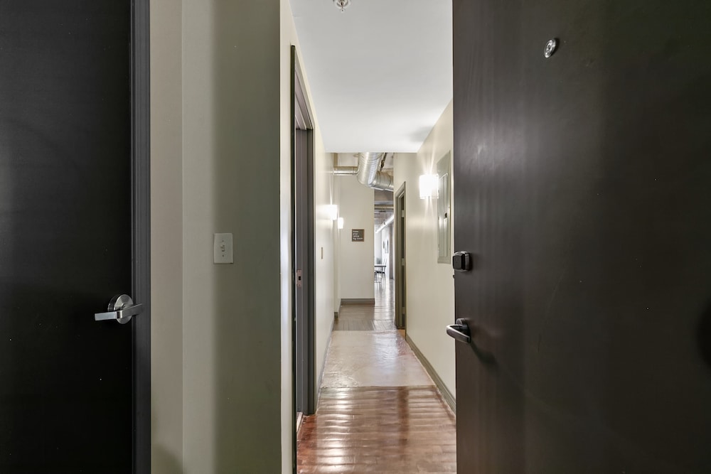 Luxury Downtown Dallas Stay by Amyfinehouse 47/50
