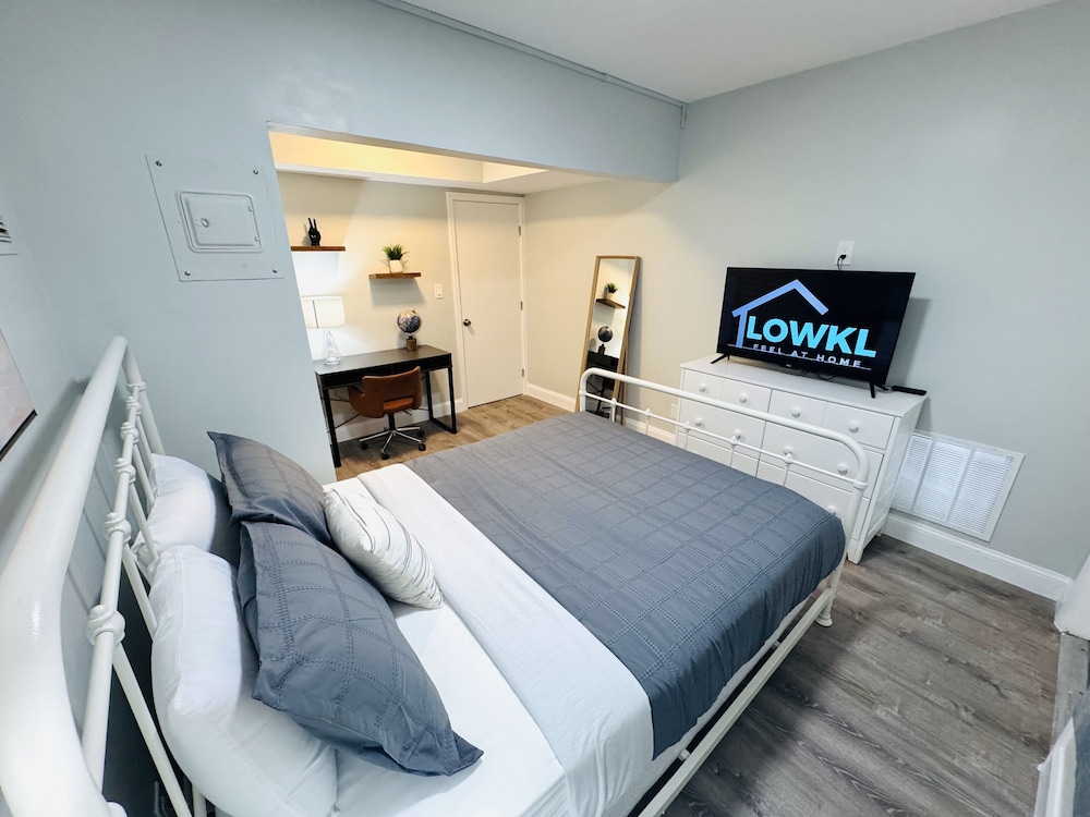 Bayview Regency Apartments By Lowkl 11/50