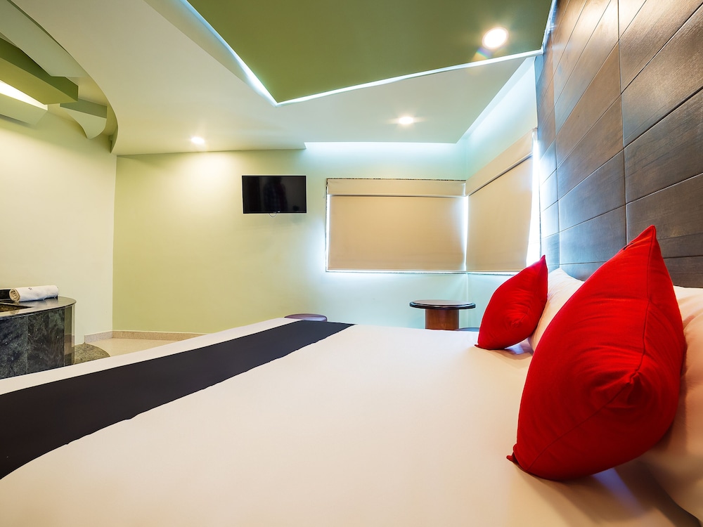Capital O Hotel Verona 29/48