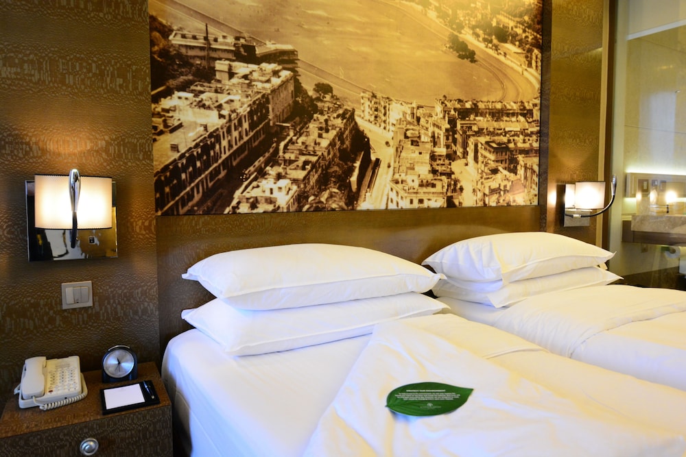 Harbour Grand Hong Kong Hotel 29/68
