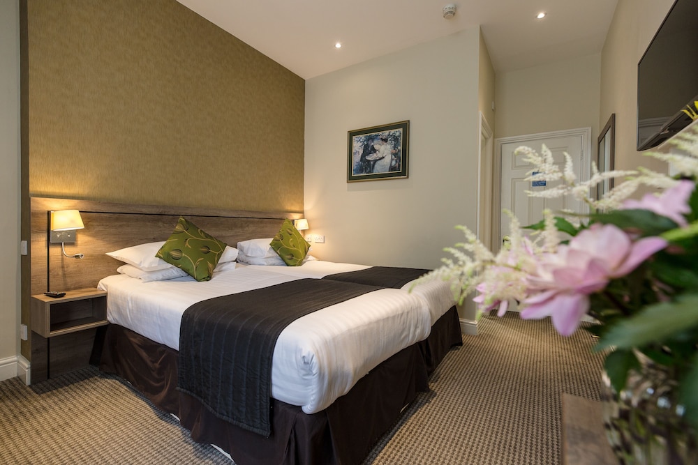 Kensington Gardens Hotel 18/38