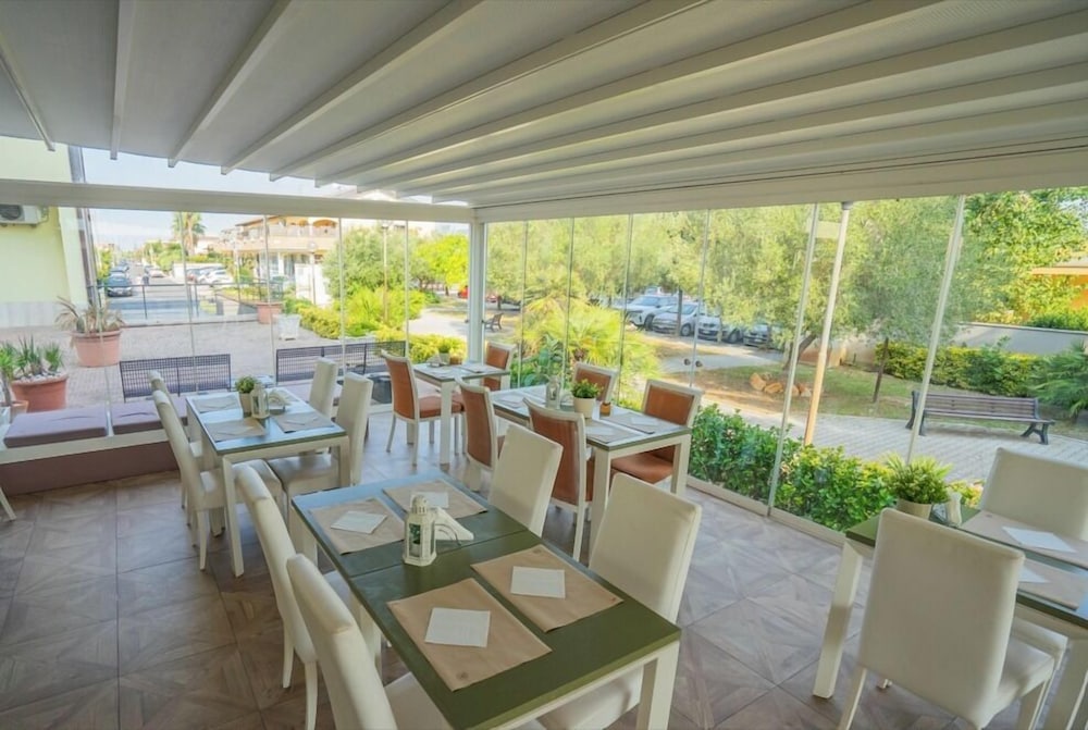 Isa Fiumicino Airport Residence 38/50