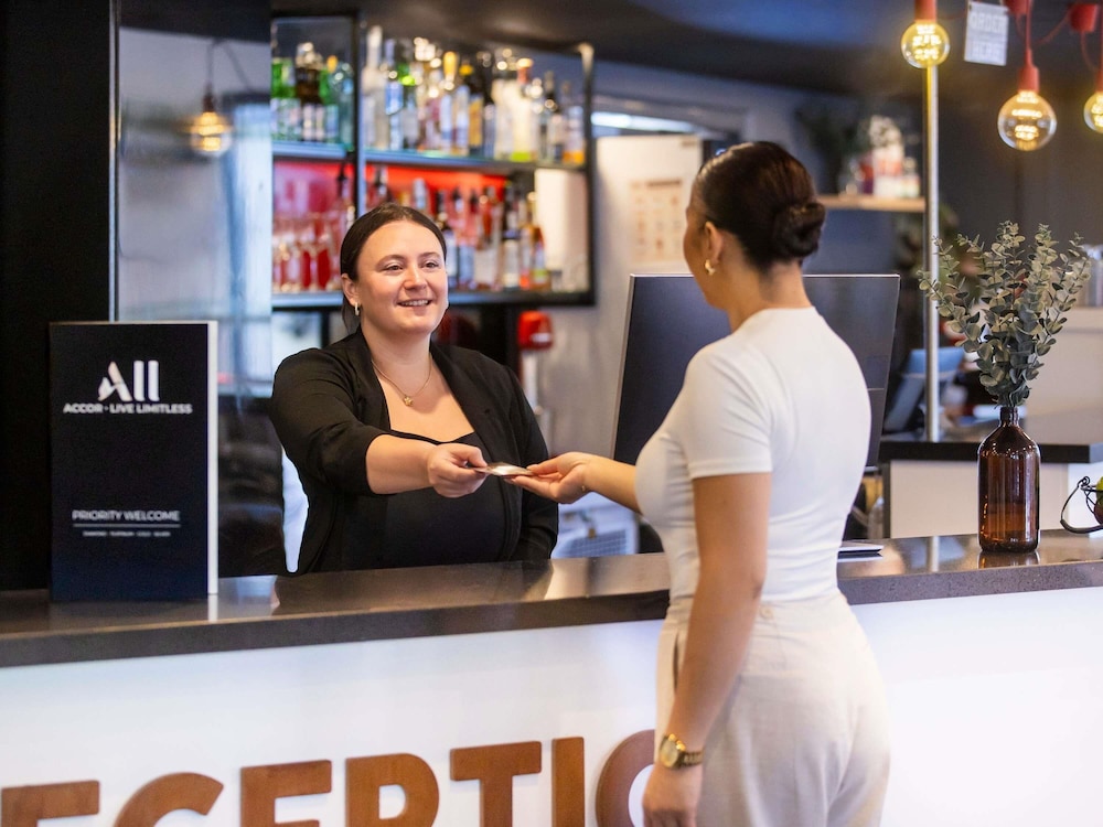 IBIS SYDNEY THORNLEIGH 11/62