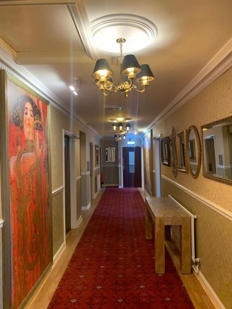 Beech Mount Hotel 35/44