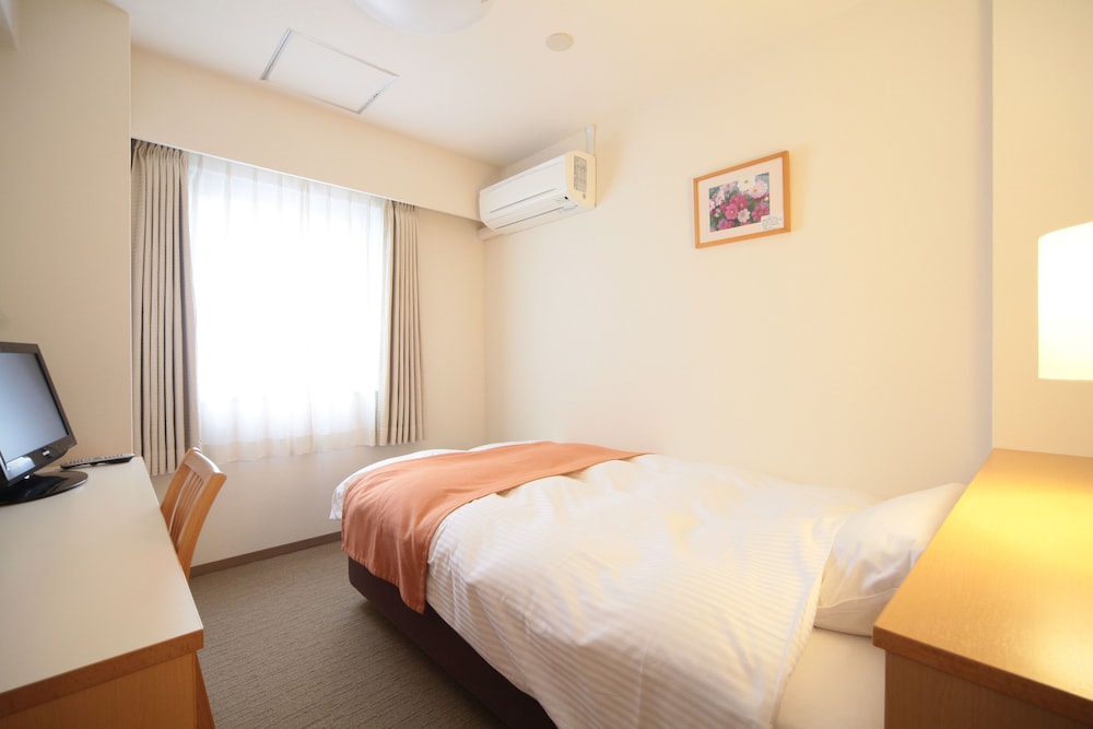Shin Osaka Station Hotel Honkan 13/55