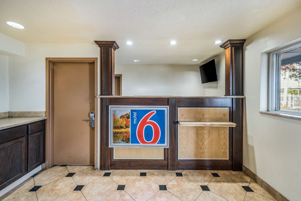 Motel6 Toms River, NJ - Near Seaside Heights 12/69