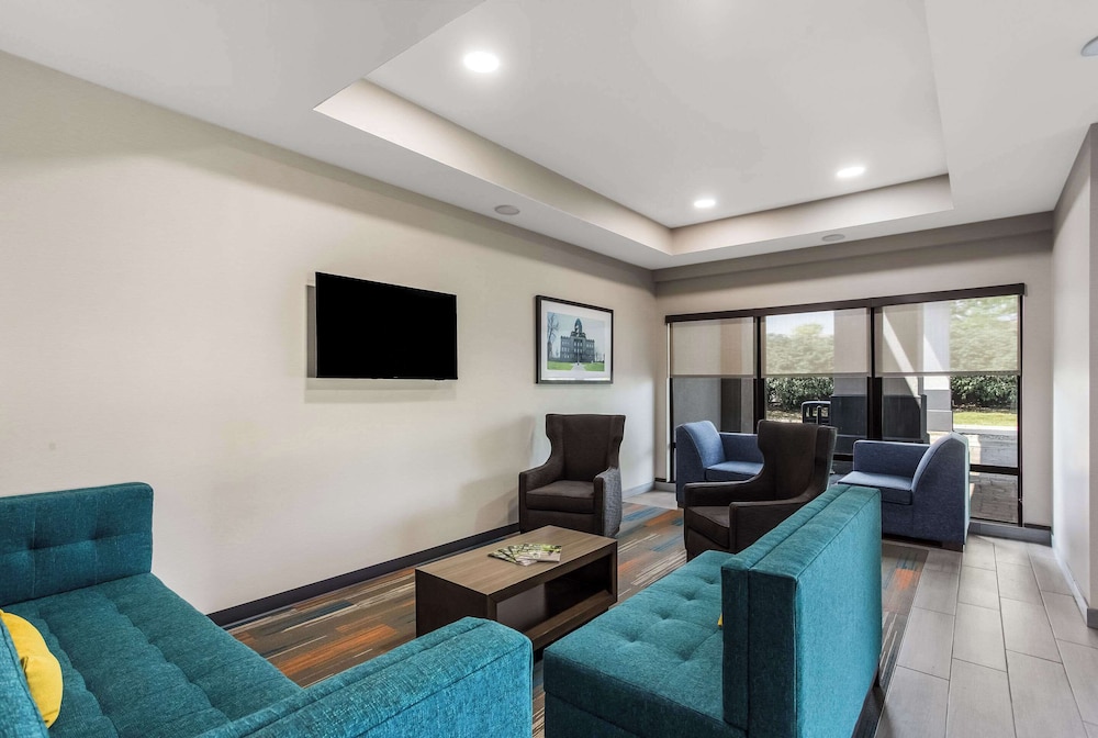 MainStay Suites Bourbonnais - Kankakee 27/47