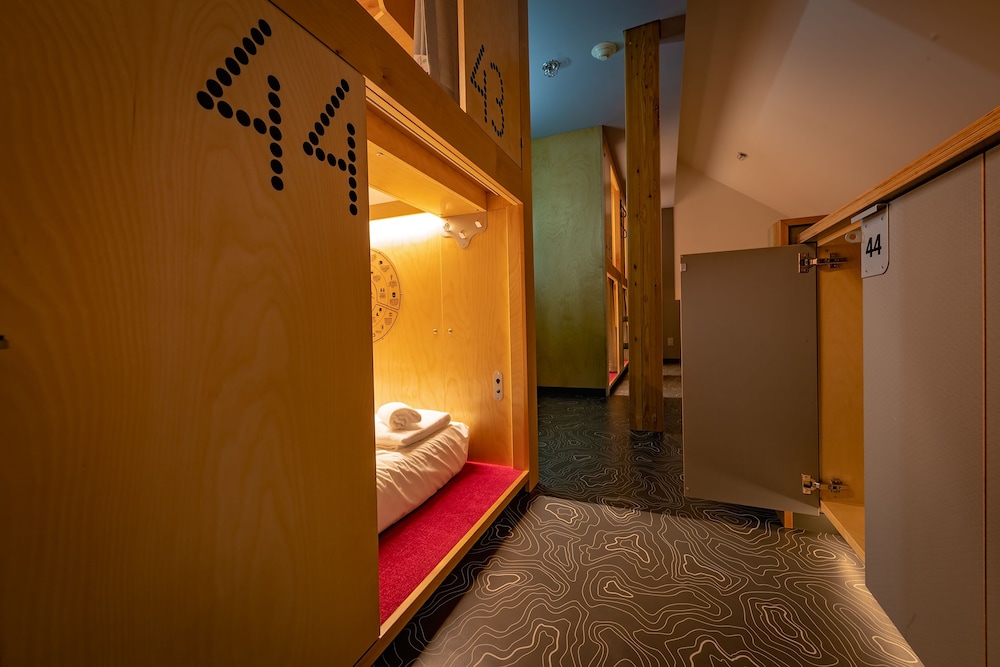Pangea Pod Hotel 33/50