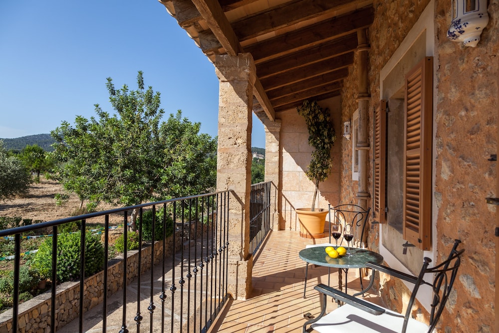 Finca Hotel Can Estades 6/63