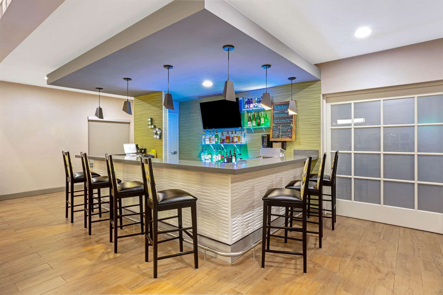 La Quinta Inn & Suites by Wyndham Tumwater - Olympia 42/64