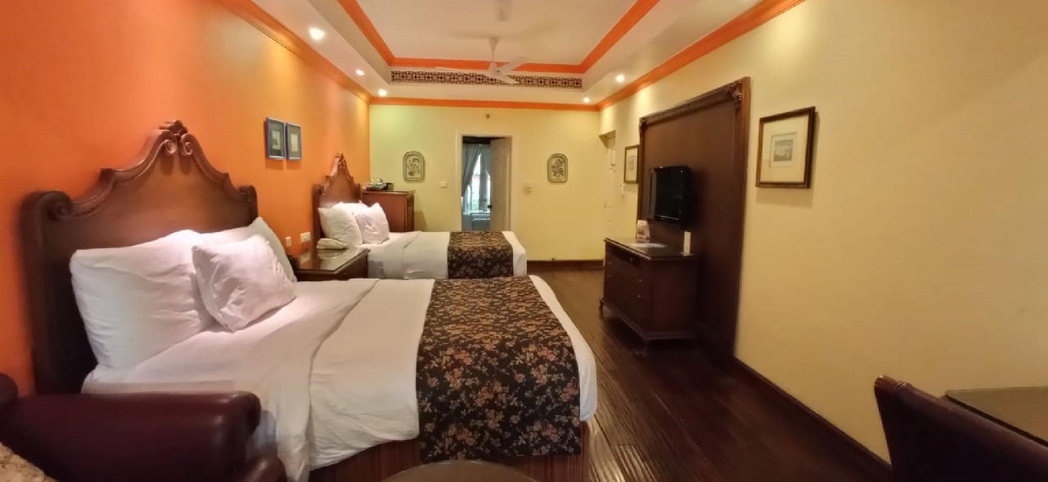 FENICIA RIVERSIDE RESORT 10/42