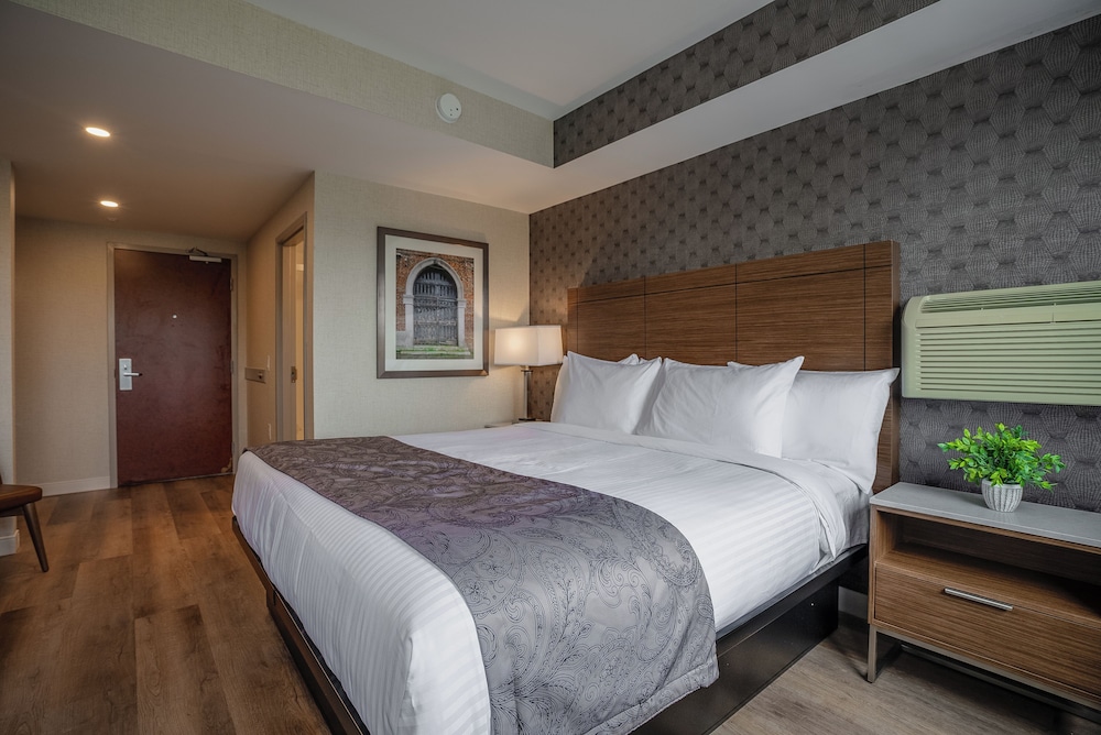 Monte Carlo Inn Oakville Suites 25/68