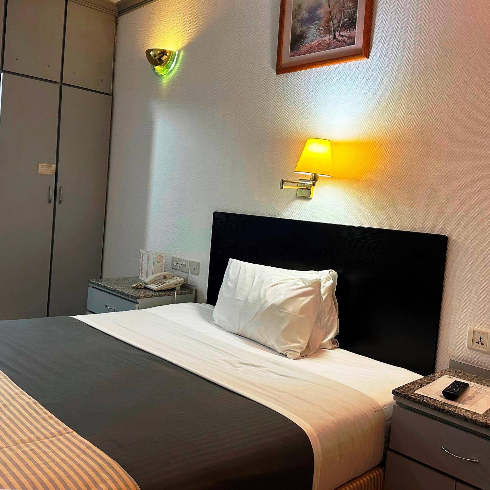 غرفة قياسية بسرير مزدوج أو سريرين منفصلين، Grand Astoria Hotel 10/10