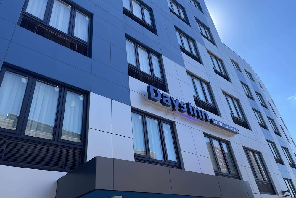 Days Inn by Wyndham Bronx NYC 10/50