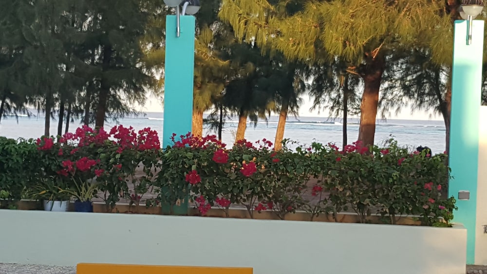 Saipan Beach Hotel 60/66