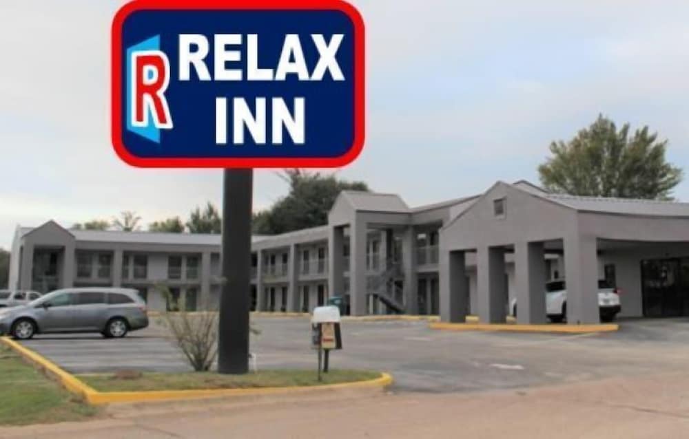 Relax Inn Canton 16/16