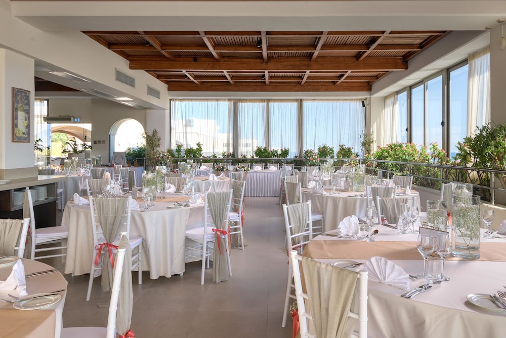 La Marquise Luxury Resort Complex 55/71