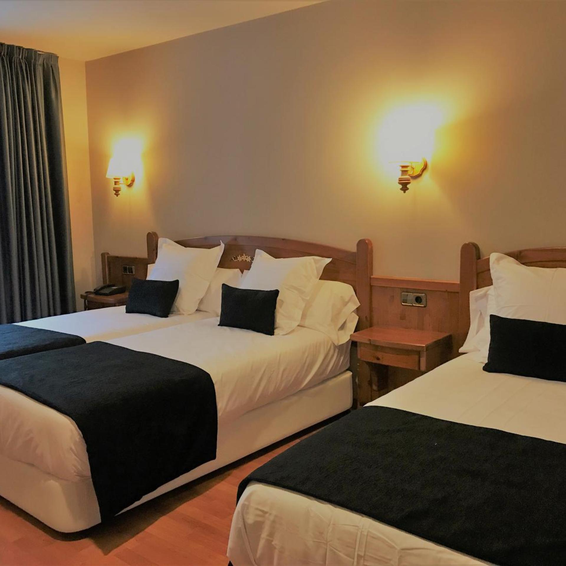 غرفة ثلاثية بسرير فردي بشرفة، Hotel & SPA Niunit 5/6