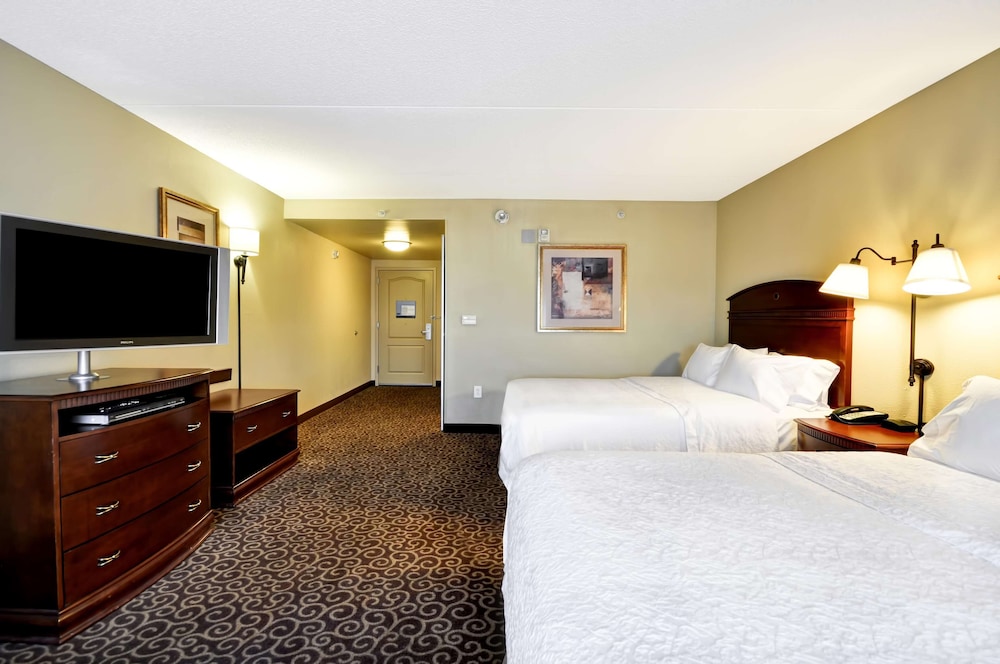 Hampton Inn & Suites Fredericksburg-at Celebrate Virginia 13/39