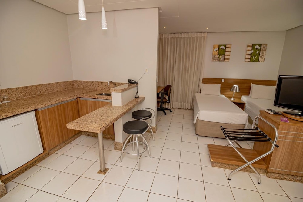 Sun Square Suites Hotel by GP 12/50
