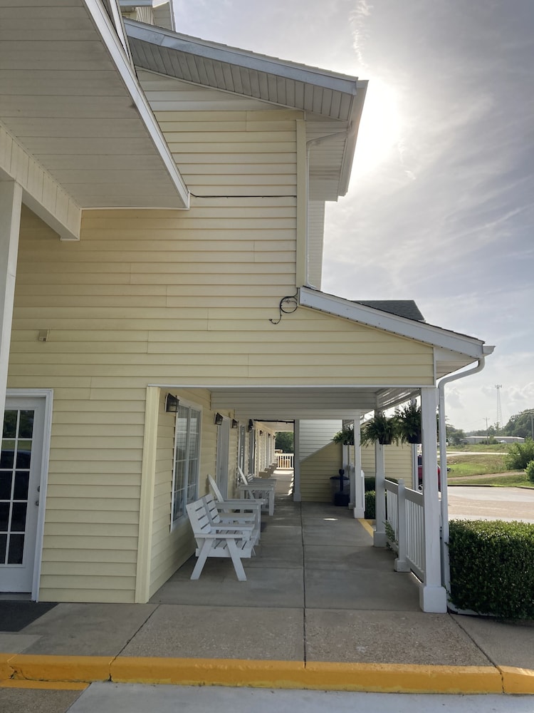 Honeysuckle Inn - Mountain View 4/50