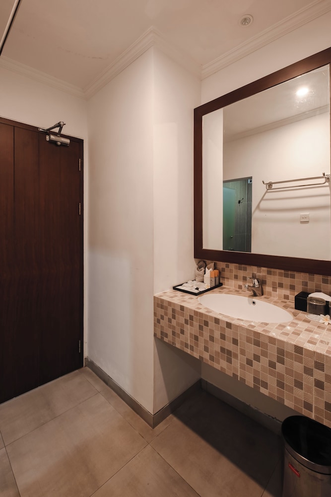 Brits Resort Lovina 60/61