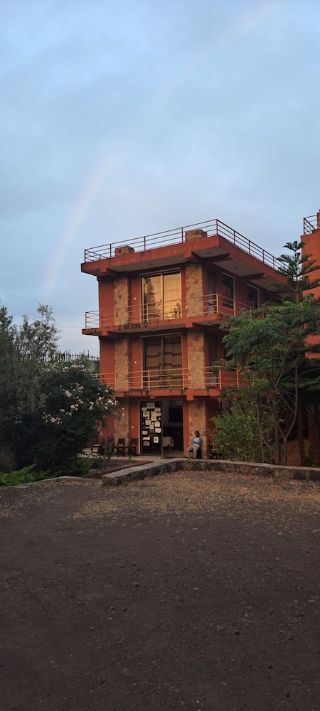 Zan-Seyoum Hotel 3/50