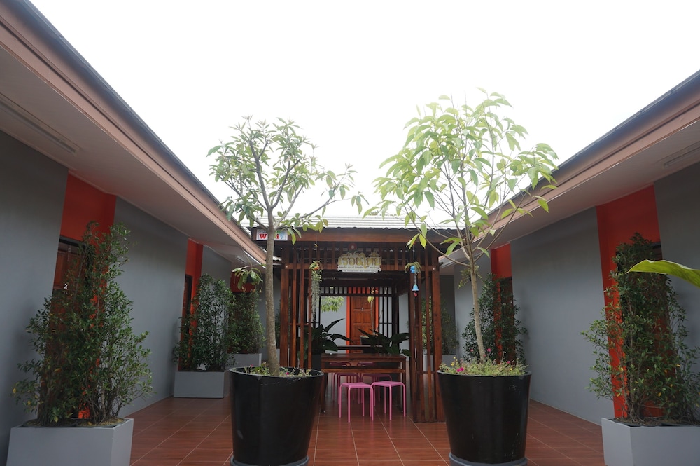 Thai House Hotel & Resort Hat Yai 7/25