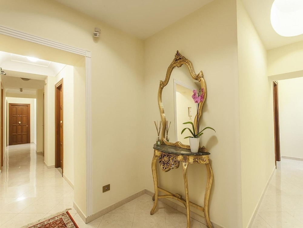 Hotel Regina Giovanna 38/49
