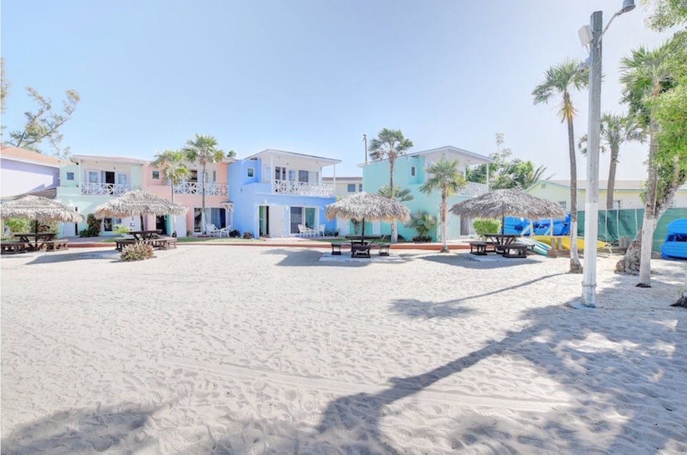 Coral Harbour Beach House And Villas 35/50