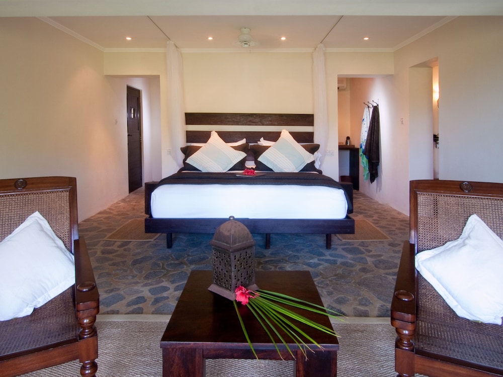 Firefly Plantation Bequia 2/50