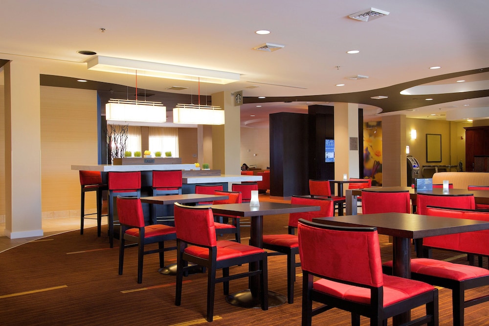 Courtyard By Marriott Blacksburg 27/39