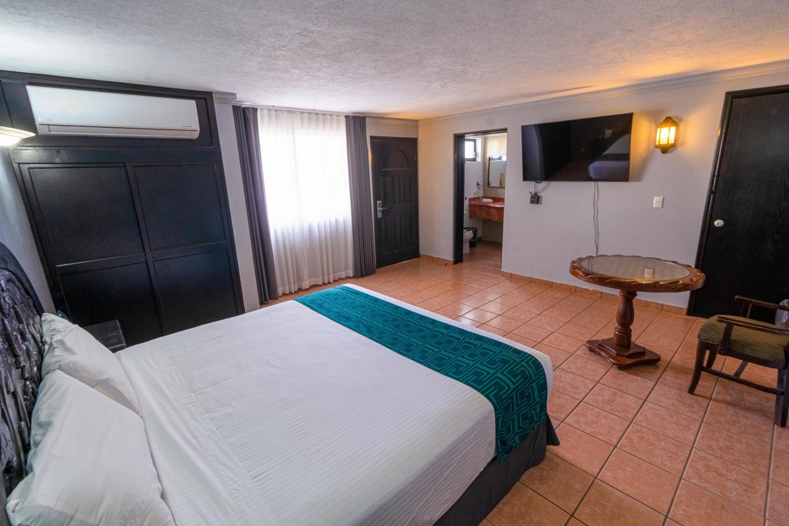 غرفة قياسية بسرير كينج، InHouse Select Hacienda Tres Rios 2/10