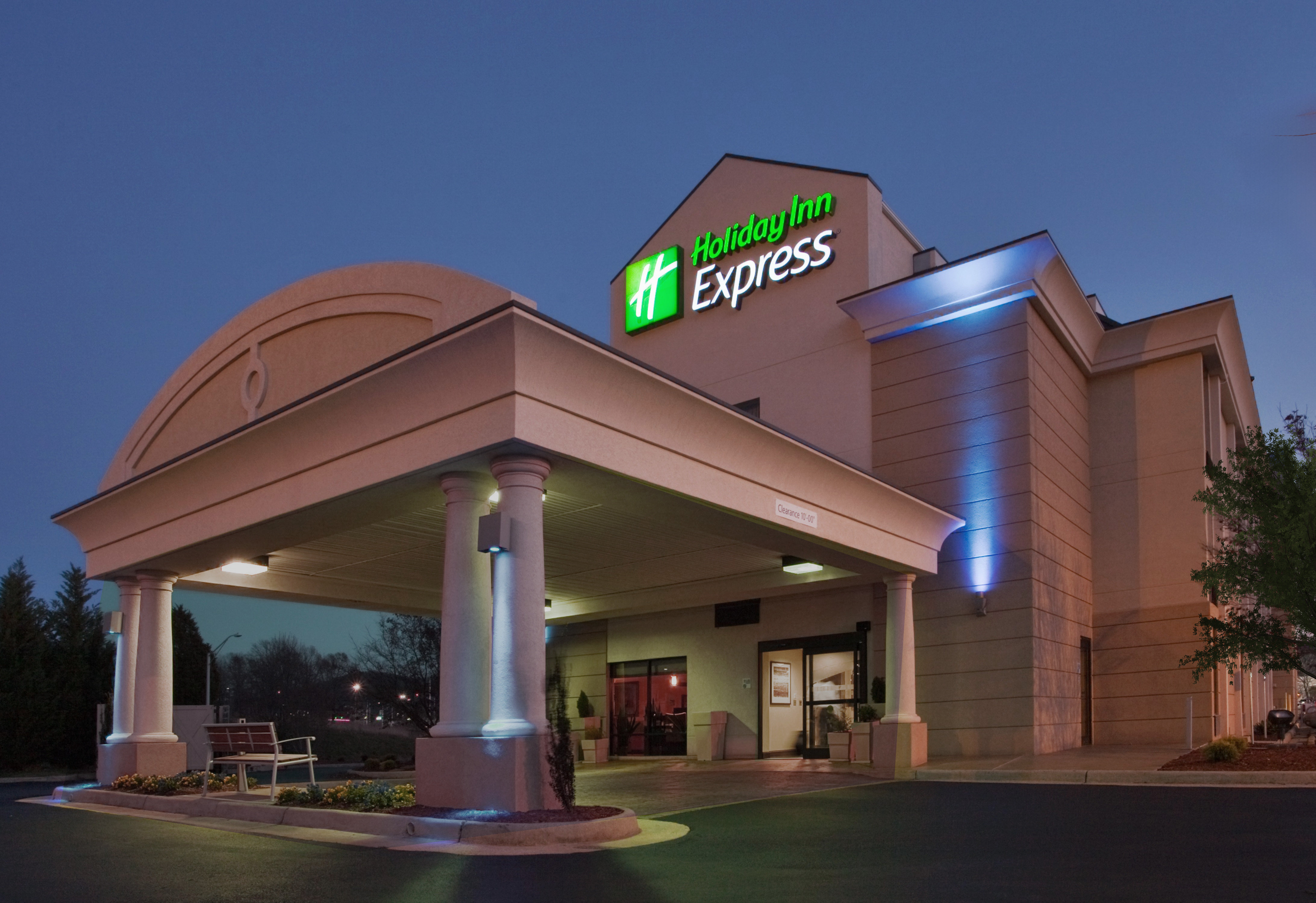 Holiday Inn Express Lynchburg 3/53