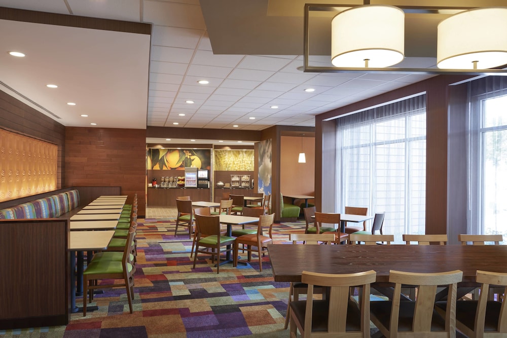 Fairfield Inn & Suites Niagara Falls 36/46