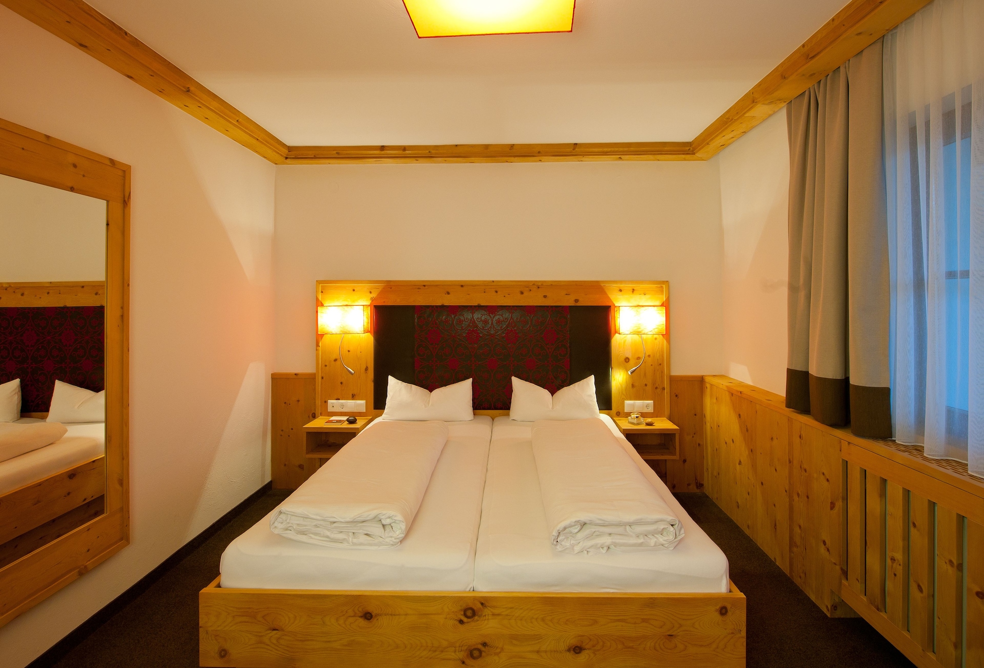 STANDARD, KING BED