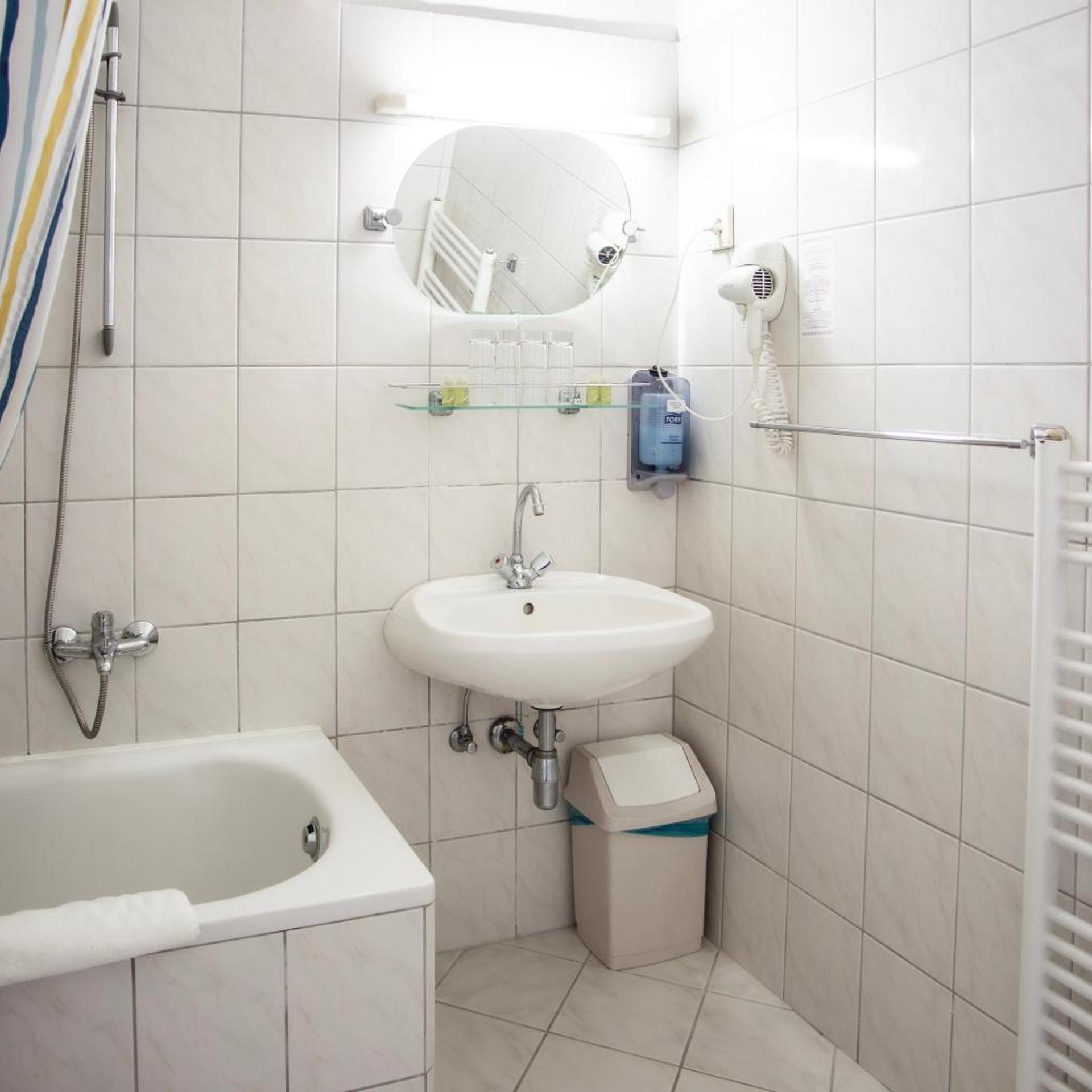 Hotel Kapos 47/50