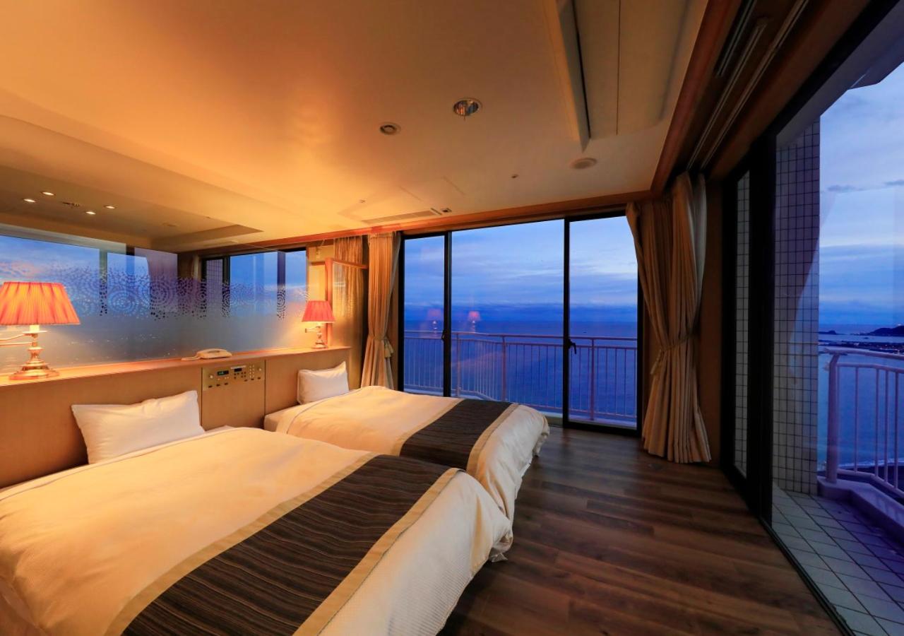Royal, White, Suite, Ocean View