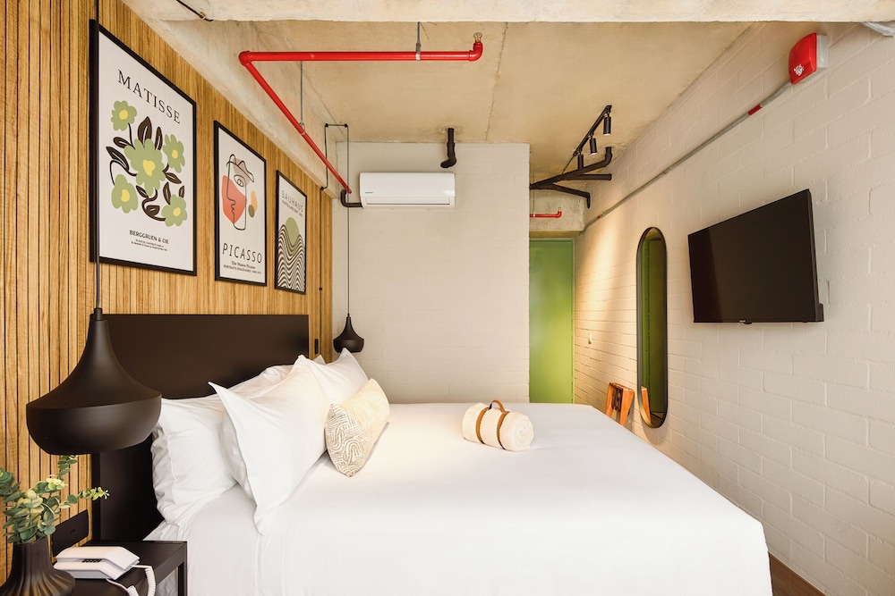 Urbit Social Lofts 15/35