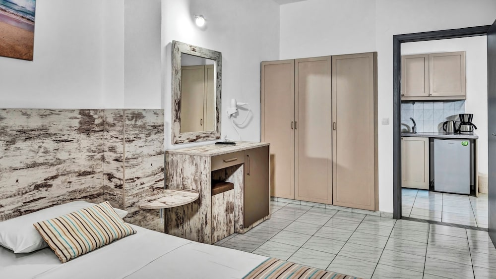Evina Rooms & Suites 37/38