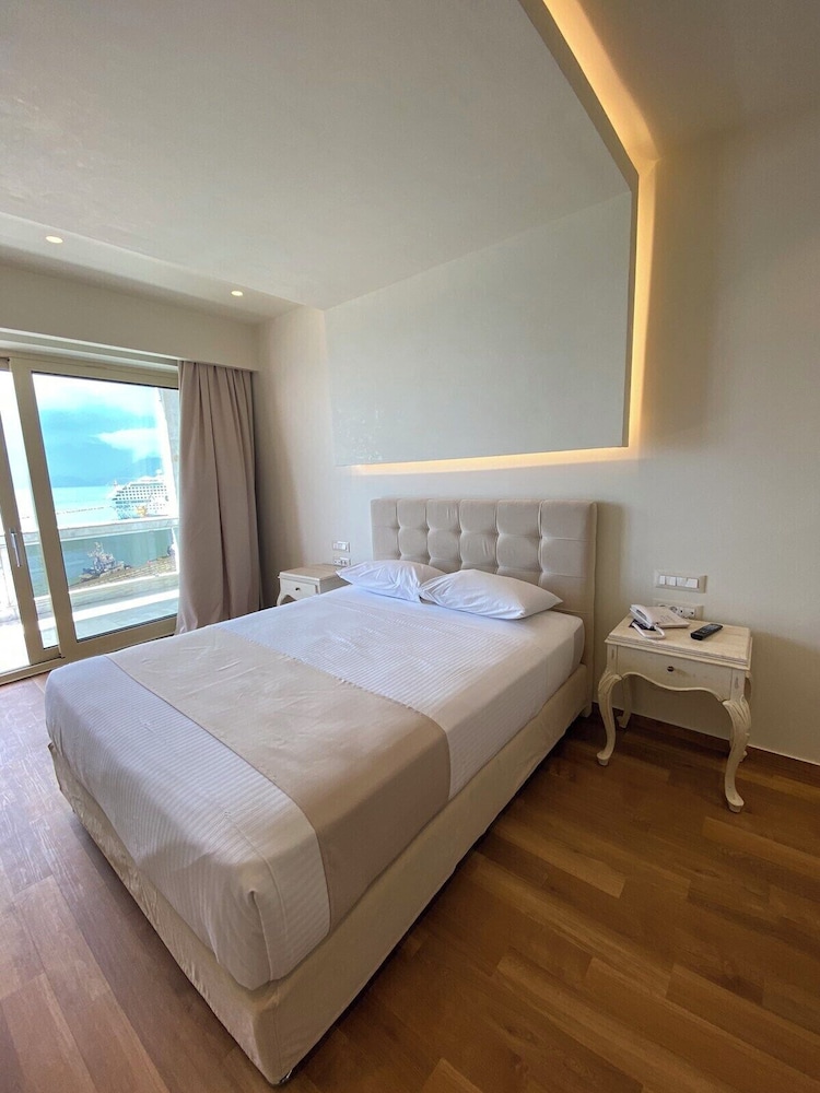 Mercure Patras Astir 11/69