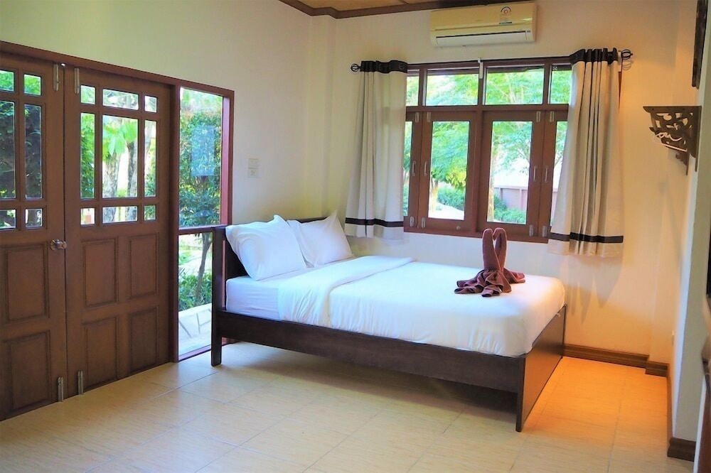 3 BEDROOMS, FAMILY, HOUSE, POOL VIEW, POOL ACCESS