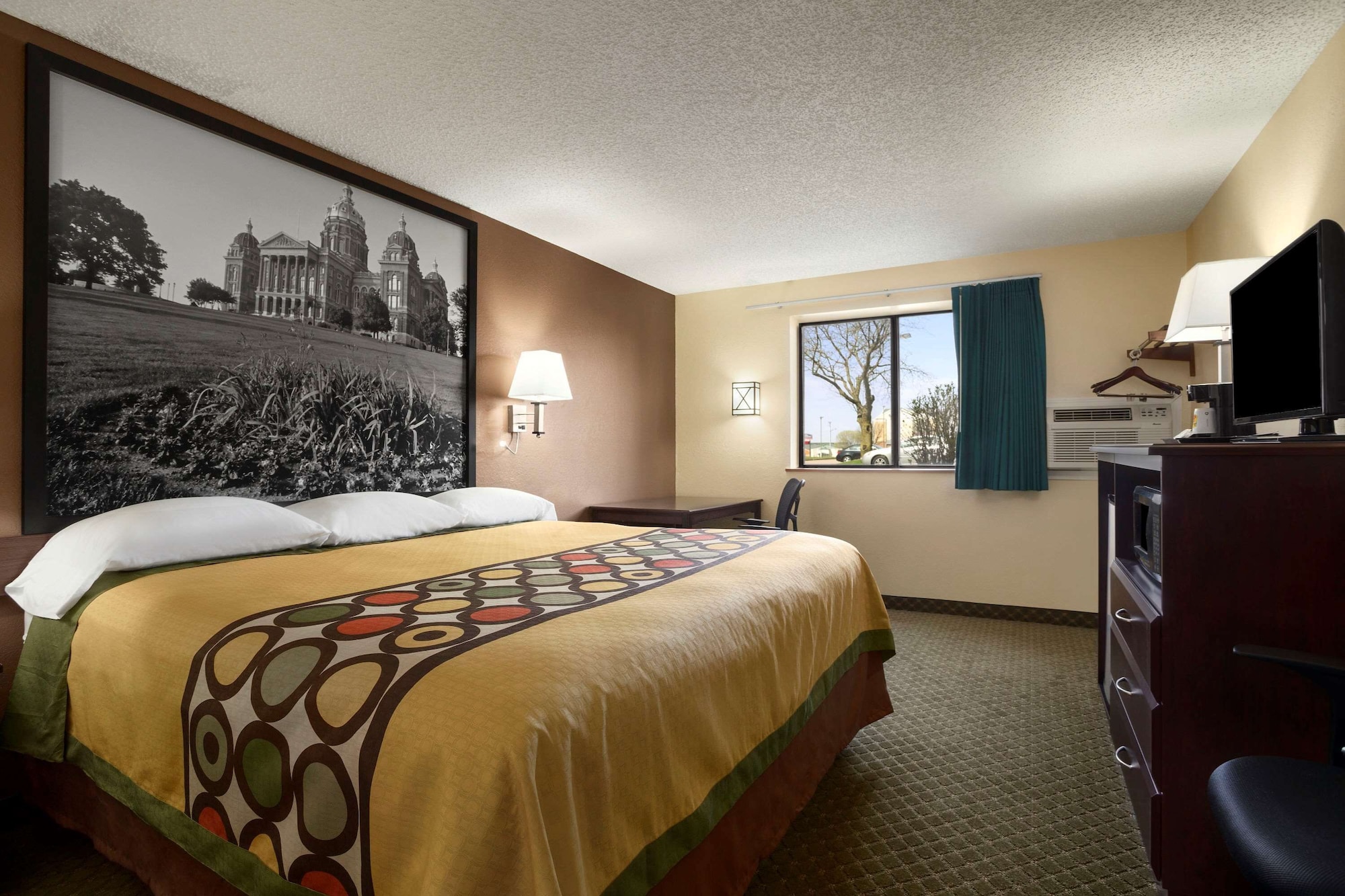 Standard, Queen Bed
